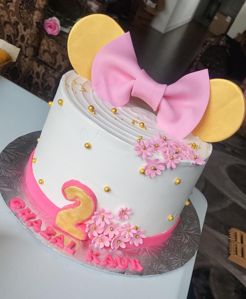Elegant Minnie-Inspired Floral Cake (MM008)