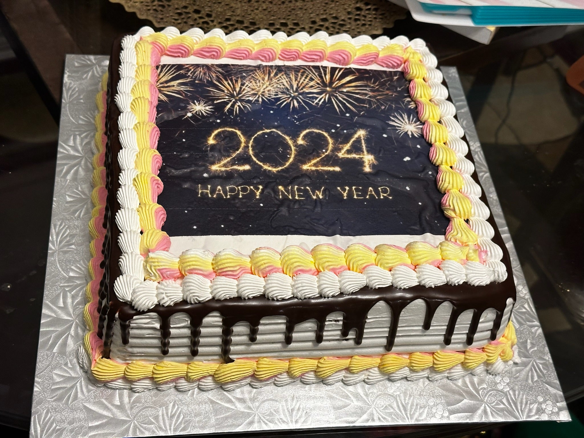 New Year Celebration Cake (NEW001)