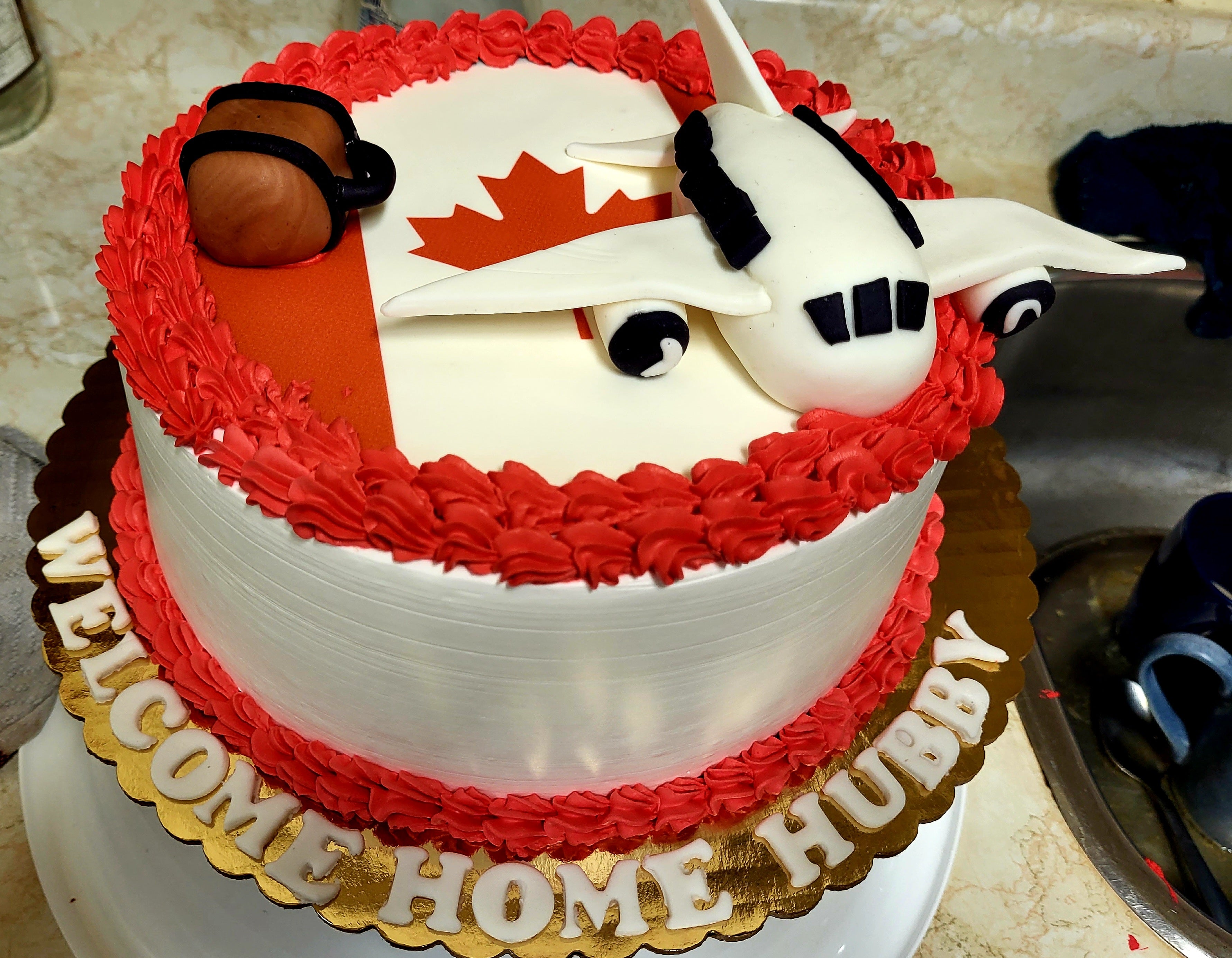 Welcome Home - Travel-Themed Cake (WTC001)